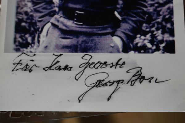 neuzeitlicher Abzug - Ritterkreuzträger Georg Bose mit original Unterschrift